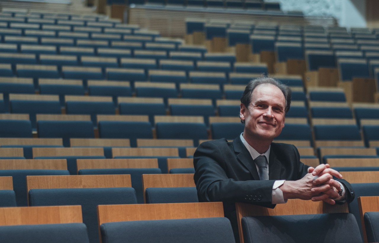 Maestro francês Martín Lebel   Foto Divulgação Ospa